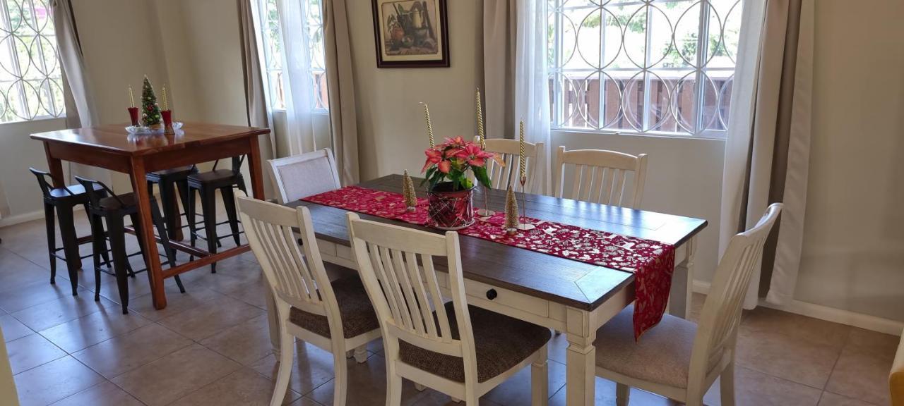 אוצ'ו ריוס Komfort Getaway Villa At Countrymist מראה חיצוני תמונה